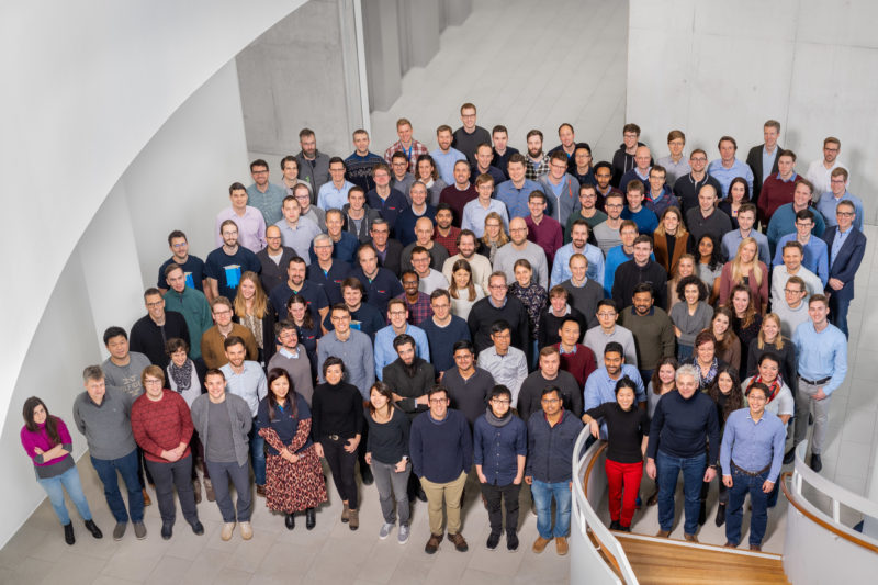 Group photo: In addition to portraits of the employees, various departments were also photographed as group photos. For this, different environments were searched for and relatively spontaneously illuminated. Picture 1 of 7.